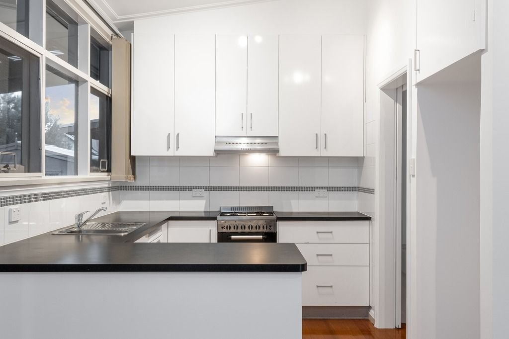 Gallery: 35 Larcombe Street