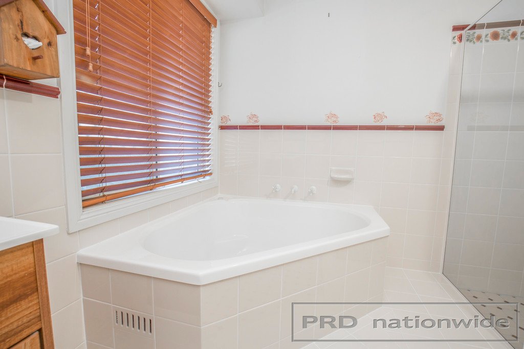 35 Leinster Circuit ASHTONFIELD 5
