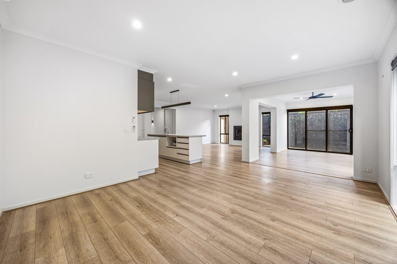 Gallery: 35 Limetree Way