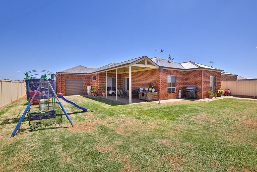 35 Lizlee Drive MILDURA 12