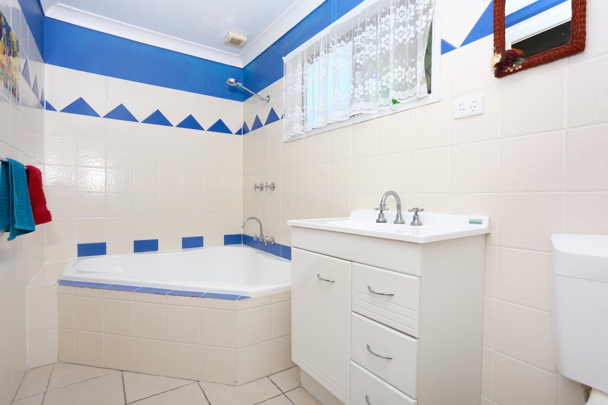 35 Macquarie Avenue MOLENDINAR 6