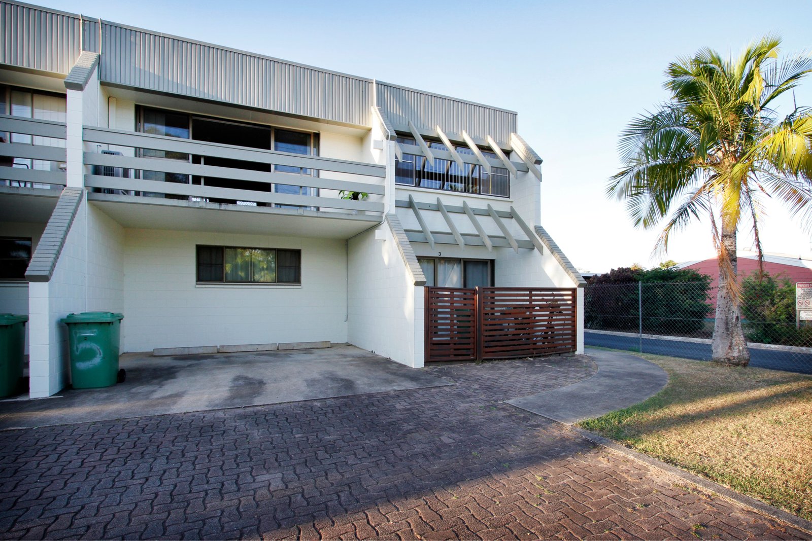 3/5 Marathon Street PROSERPINE 3