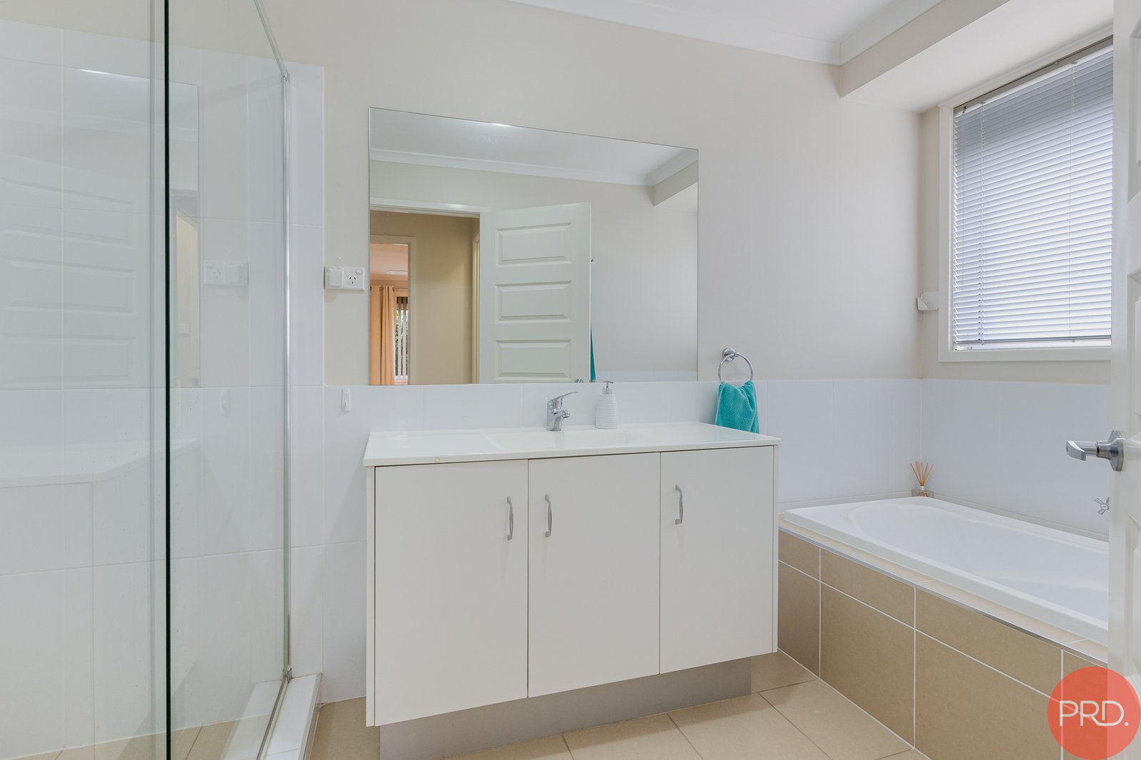 35 Mckeachie Drive ABERGLASSLYN 13