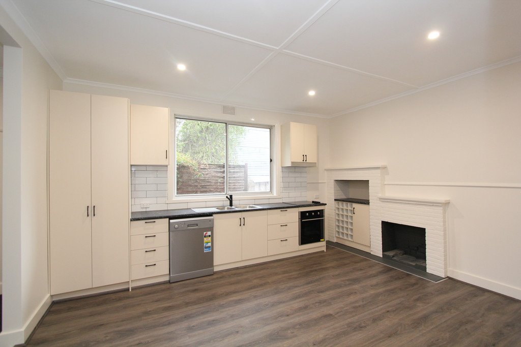 35 Melbourne Road CRESWICK 3