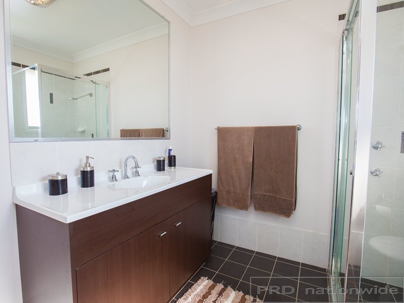 35 Mistfly Street CHISHOLM 12
