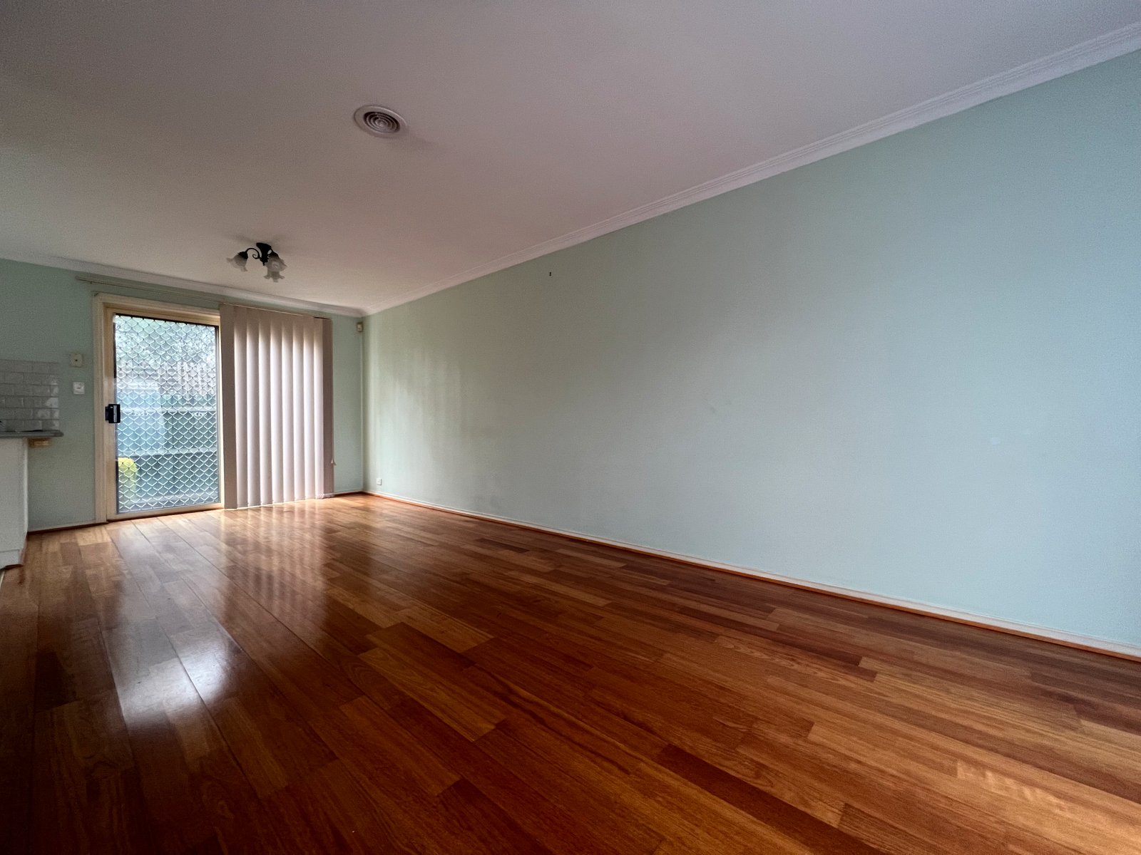 Gallery: 3/5 Myora Court
