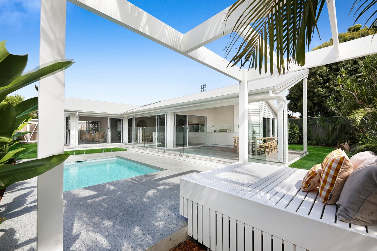 35 Nuthatch Street Burleigh Waters 3