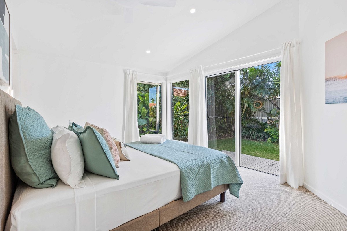 35 Nuthatch Street Burleigh Waters 12