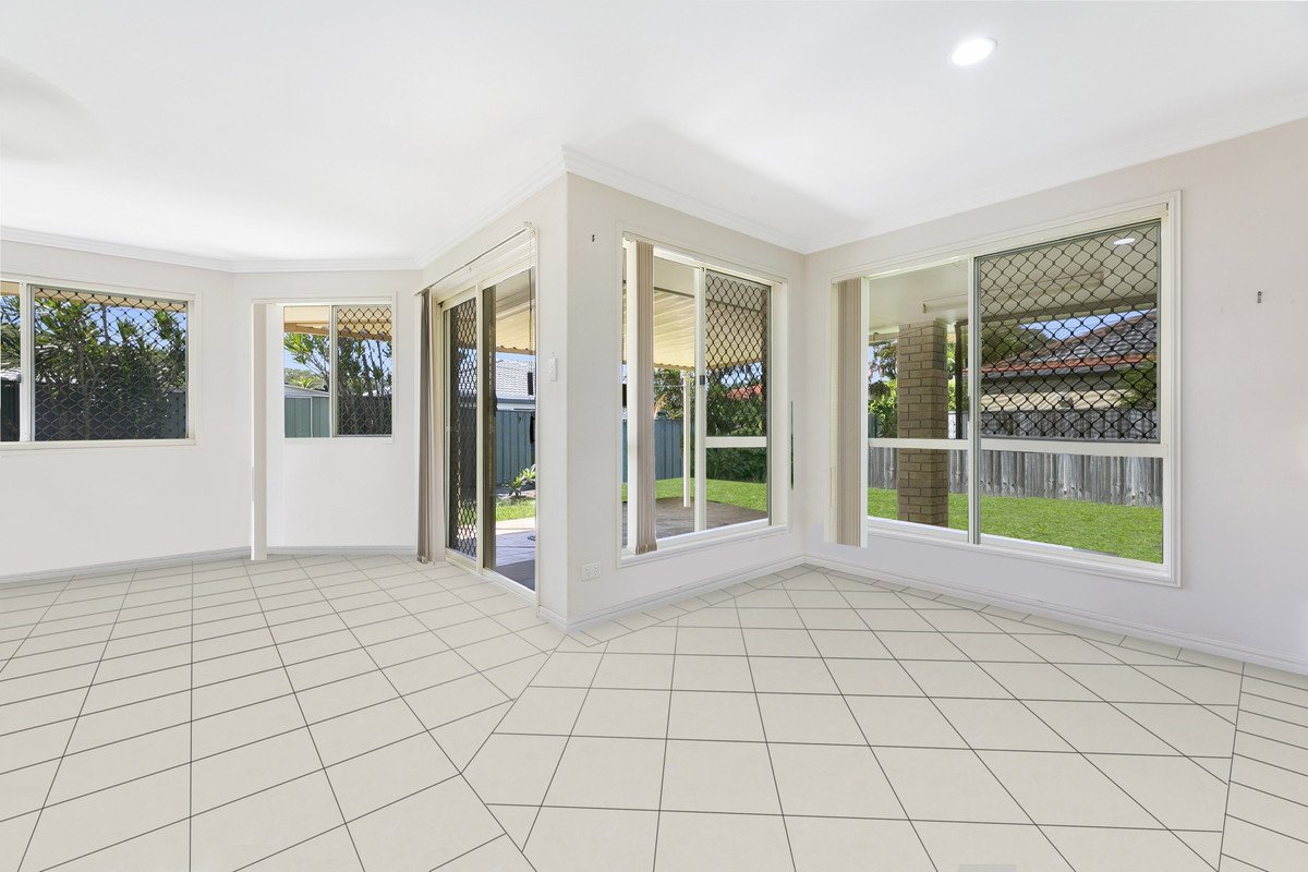 35 Nuthatch Street Burleigh Waters 8