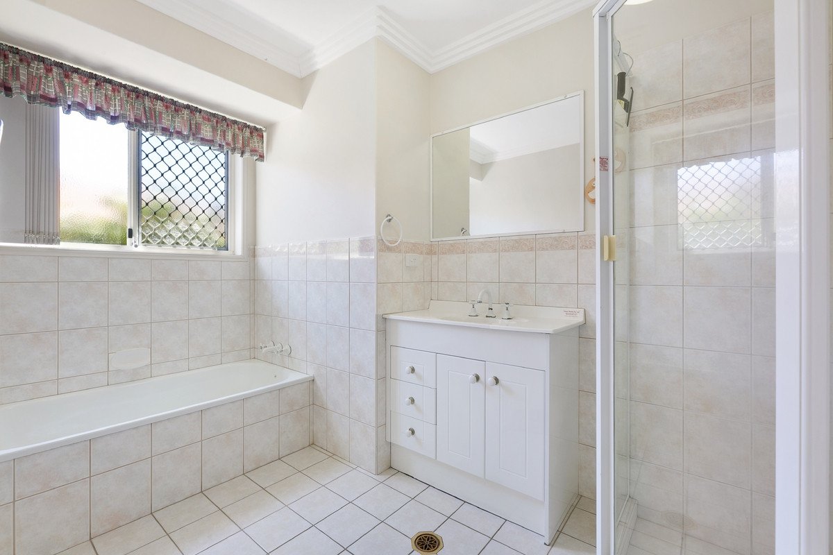 35 Nuthatch Street Burleigh Waters 13