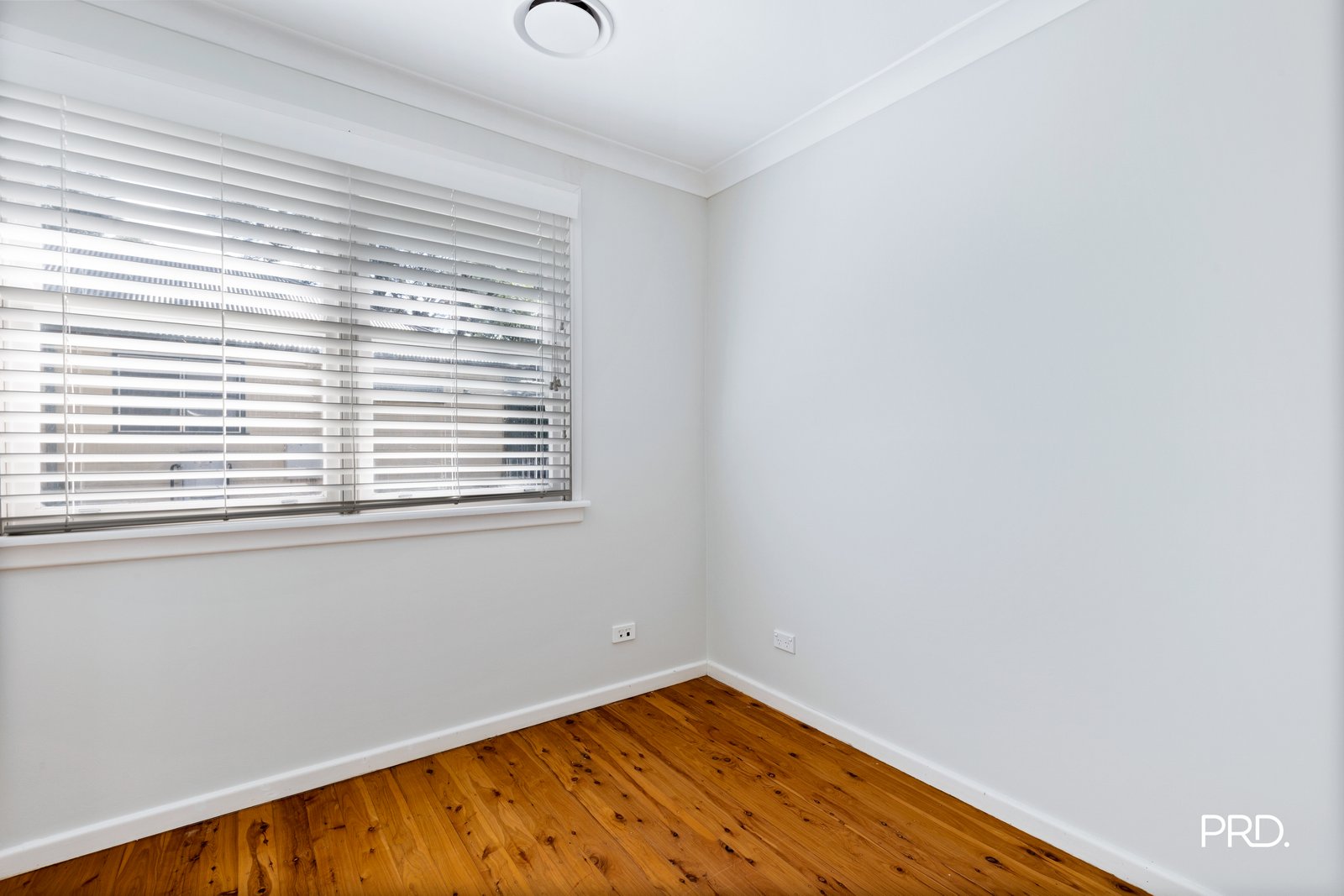 35 Paterson Rd  Springwood 9