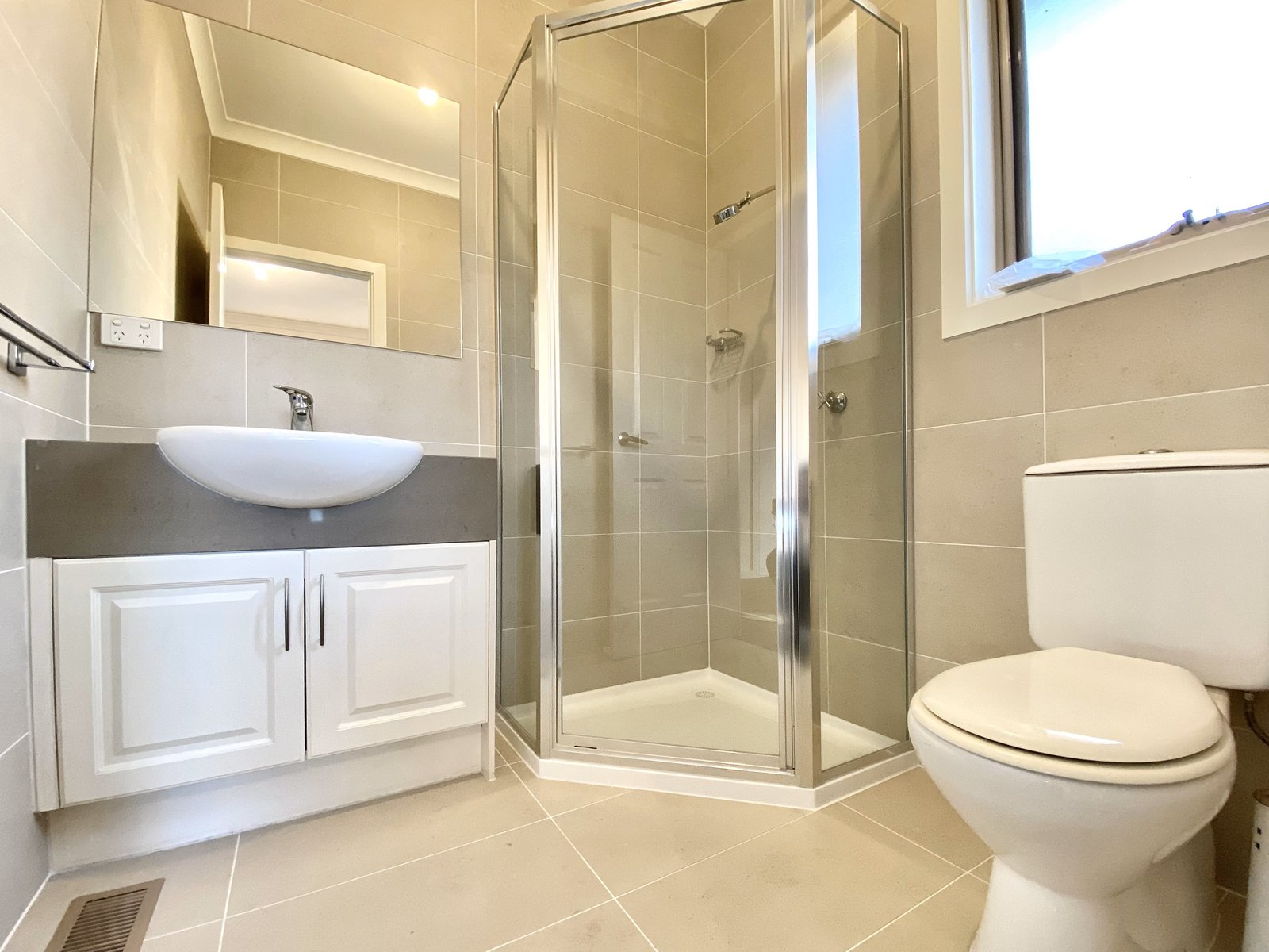 Gallery: 3/5 Pine Tree Avenue