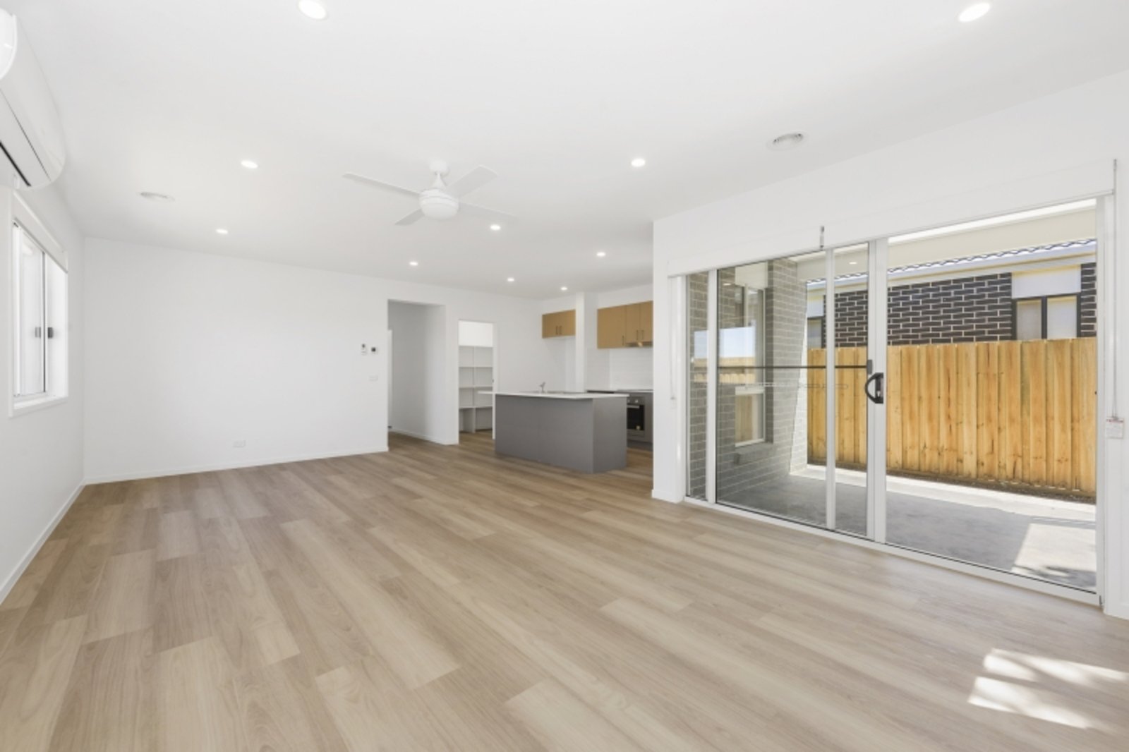 Gallery: 35 Presentation Boulevard