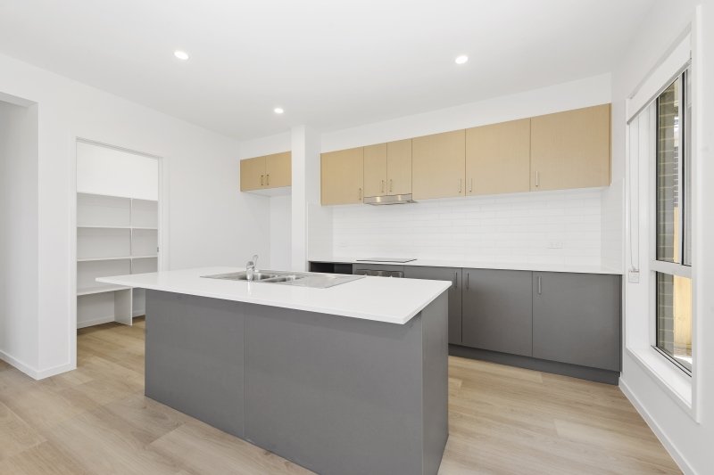 Gallery: 35 Presentation Boulevard
