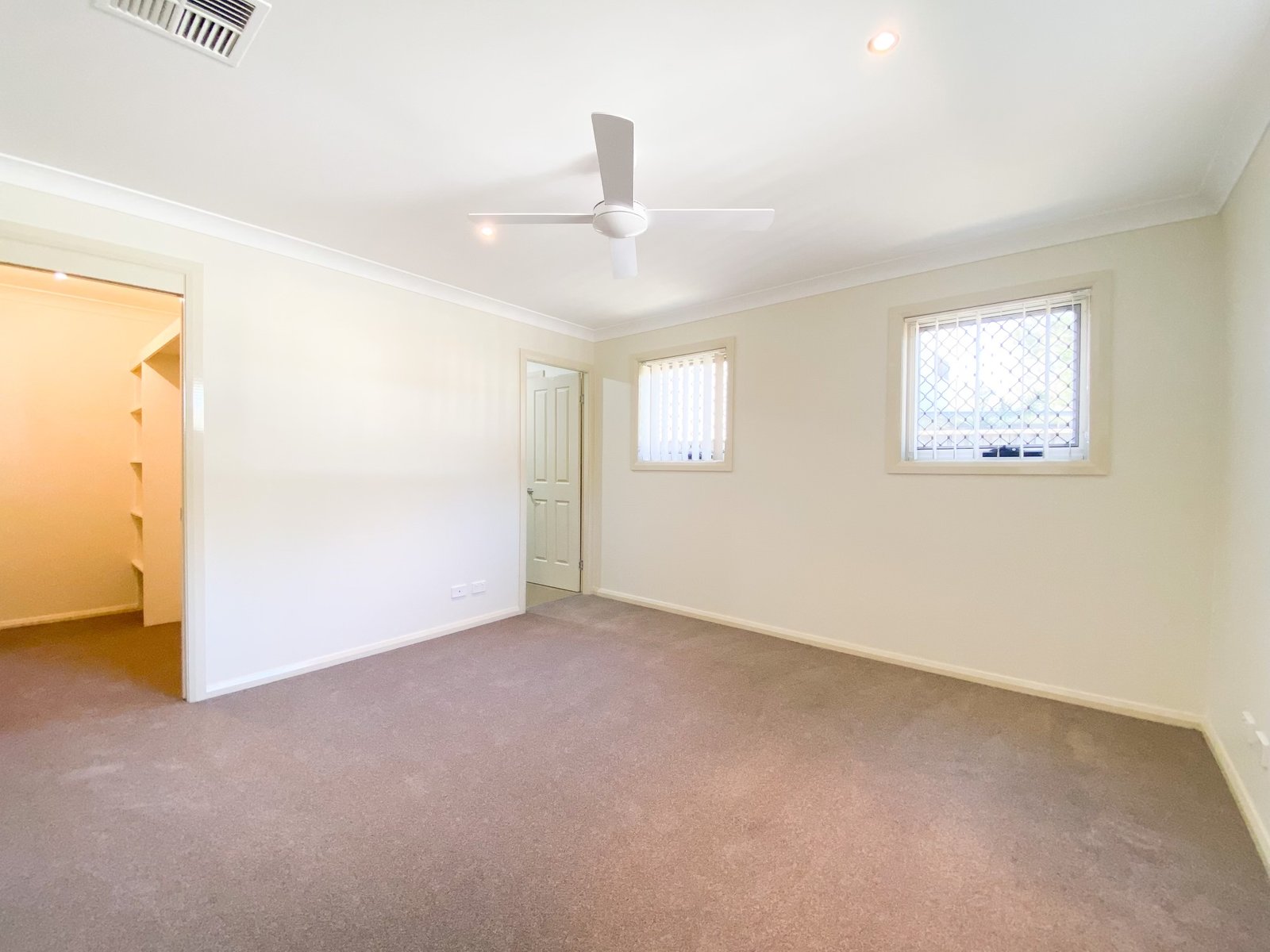 35 Primary Crescent NELSON BAY 7