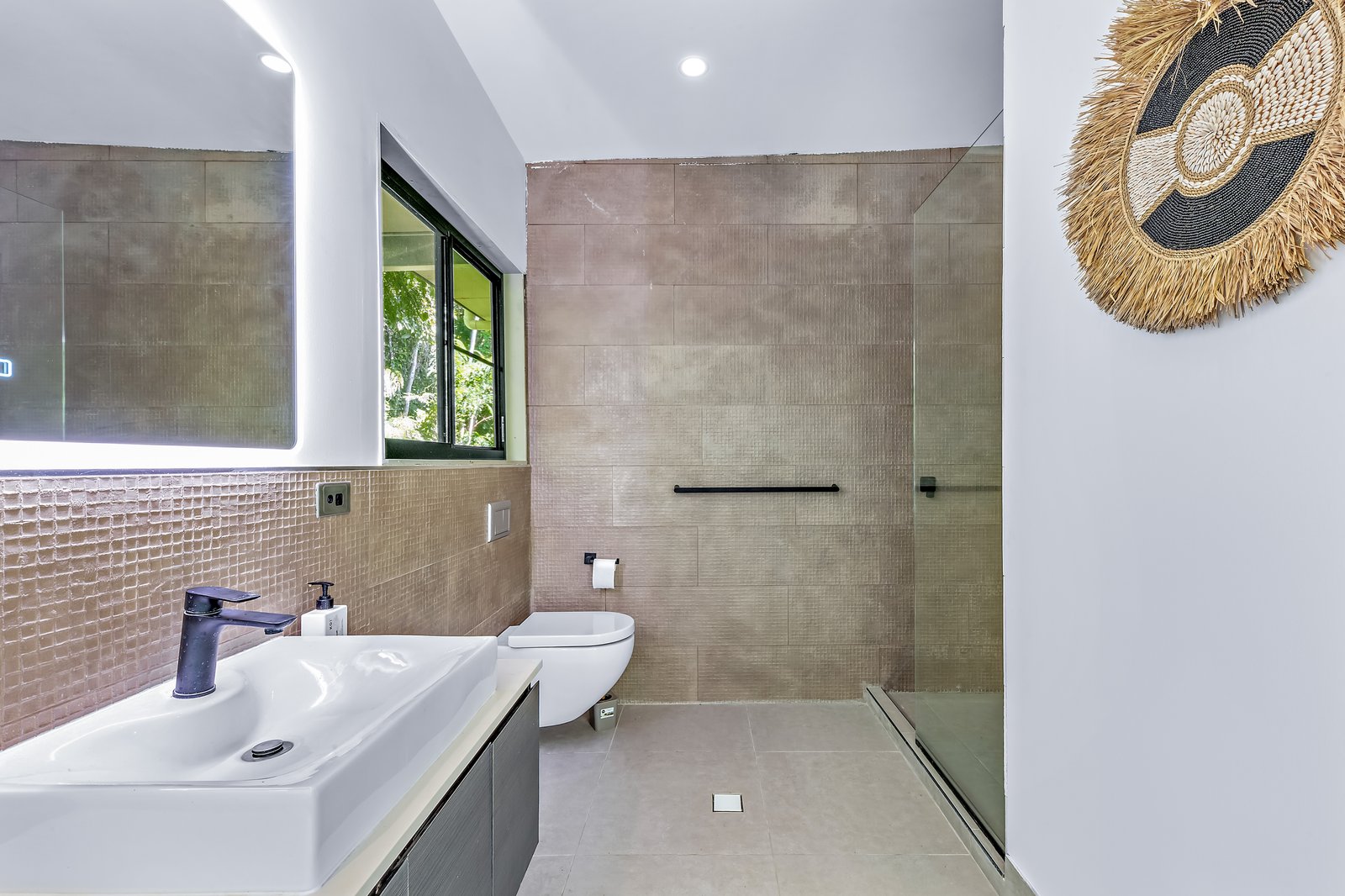 35 Raintree Place AIRLIE BEACH 12