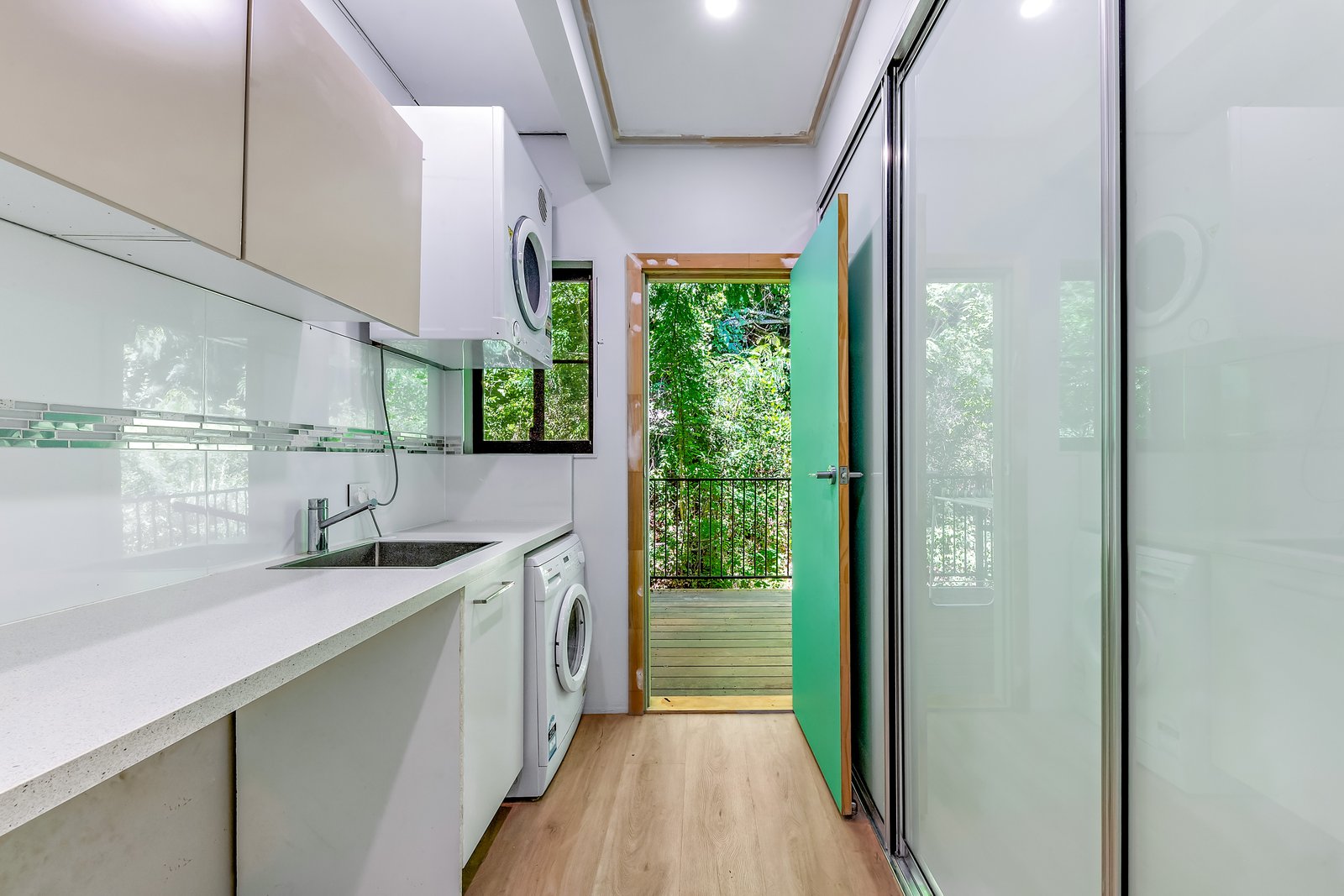 35 Raintree Place AIRLIE BEACH 13