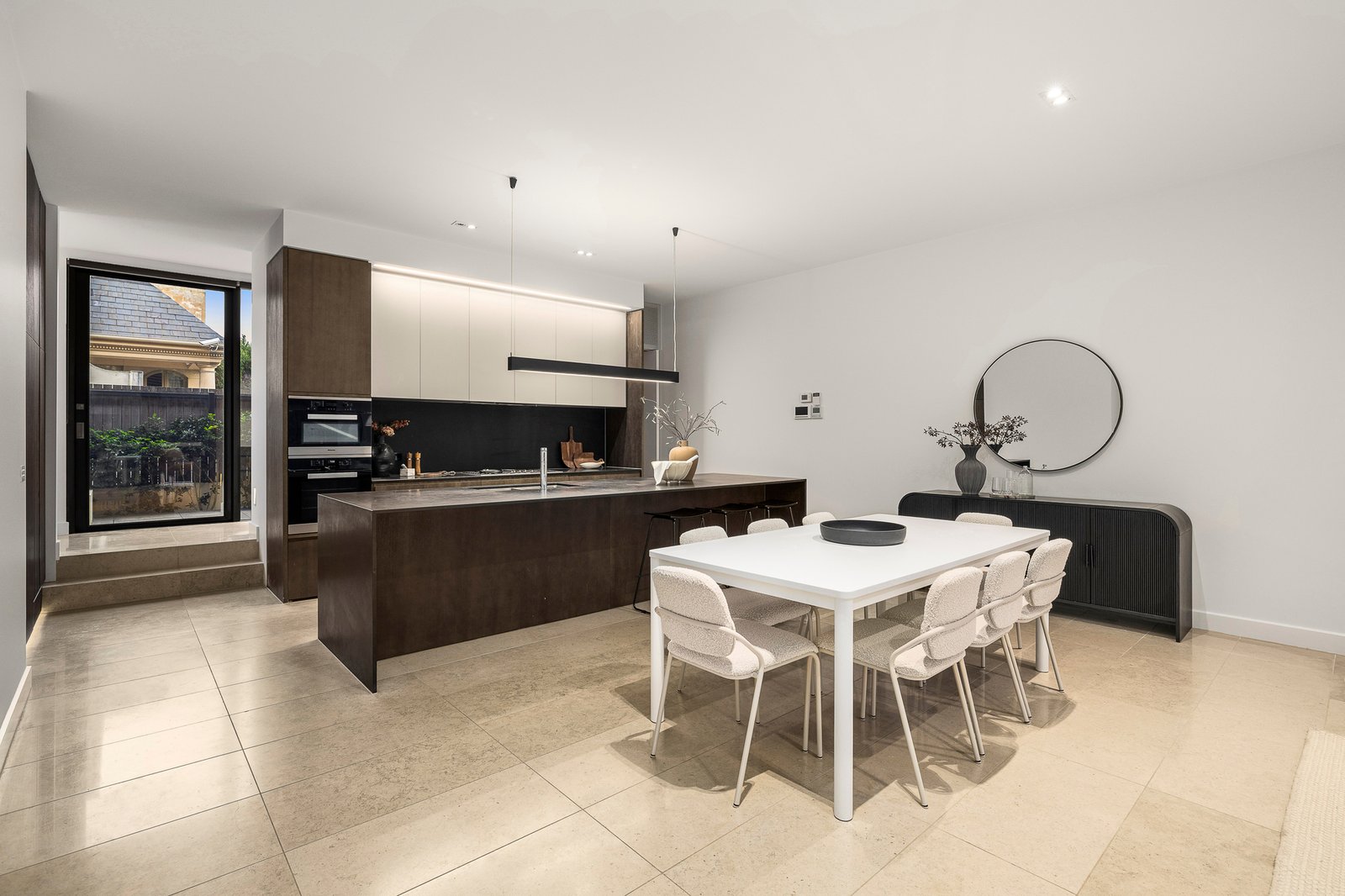 Gallery: 3/5 Rippon Grove