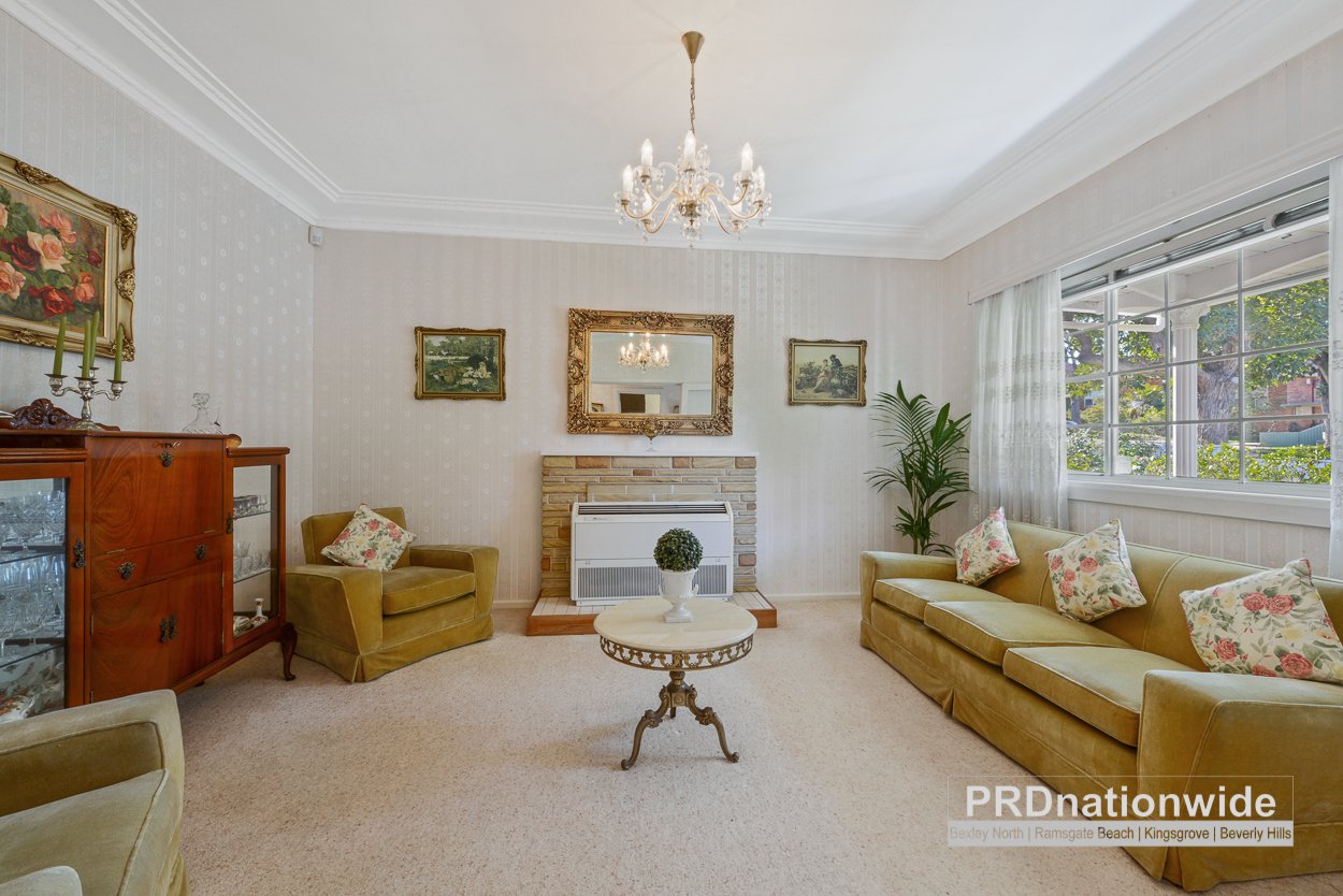 35 Rosebank Avenue KINGSGROVE 2