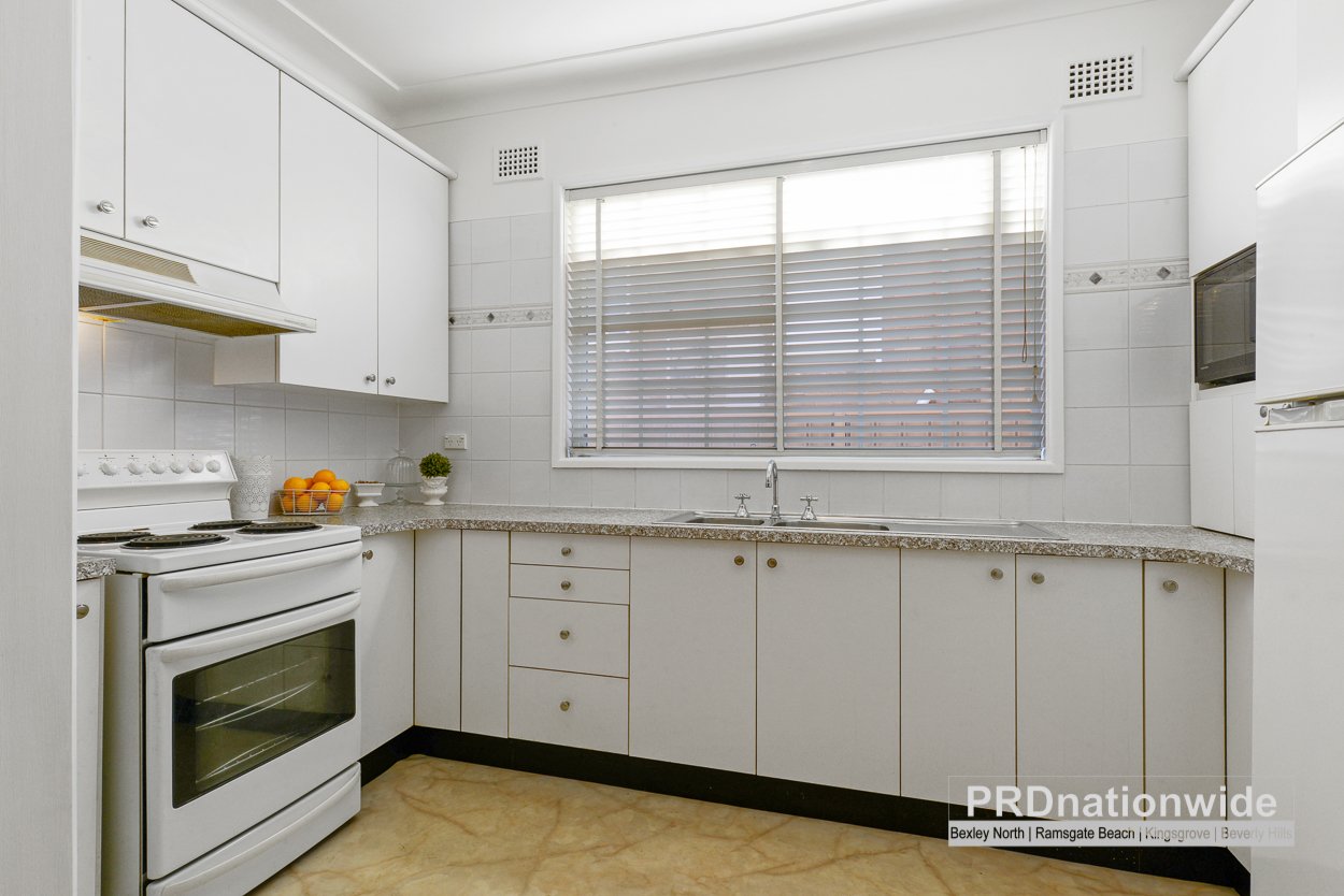 35 Rosebank Avenue KINGSGROVE 4