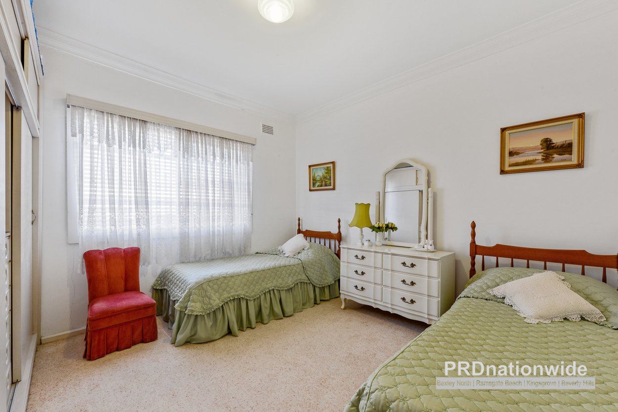 35 Rosebank Avenue KINGSGROVE 8