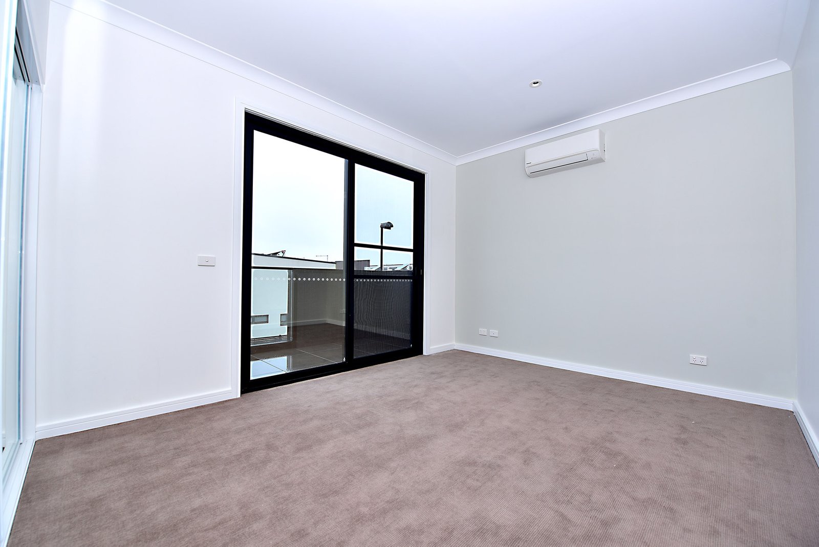 Gallery: 35 Rosevae Crescent
