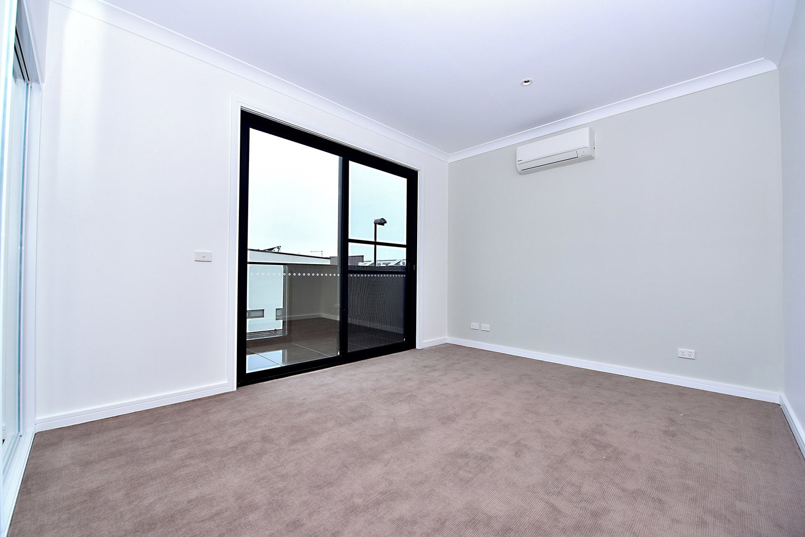 Gallery: 35 Rosevae Crescent