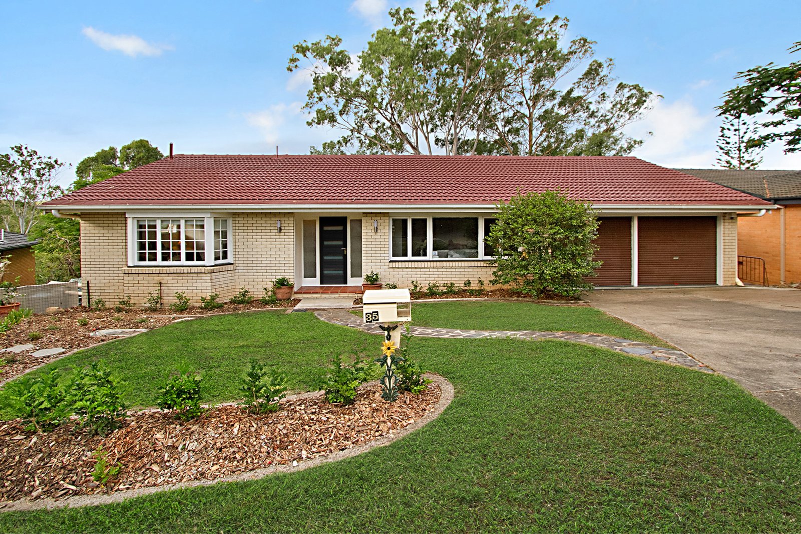 35 Rothesay Street, Kenmore QLD 4069