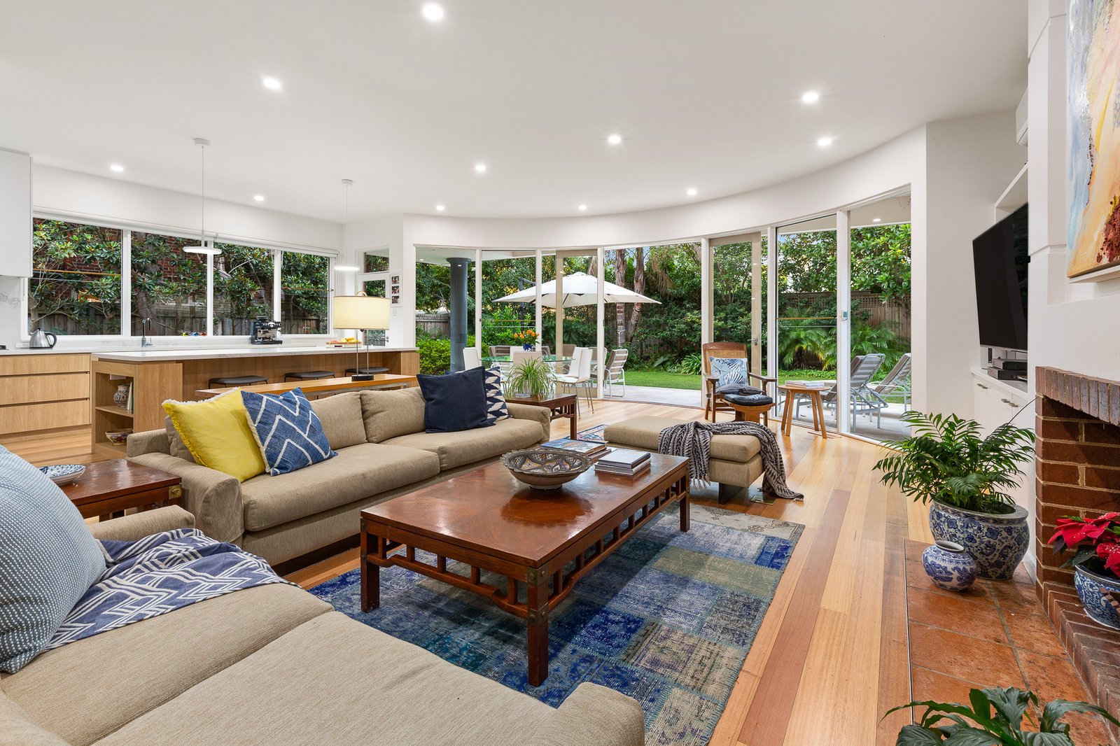 Gallery: 35 Royal Avenue