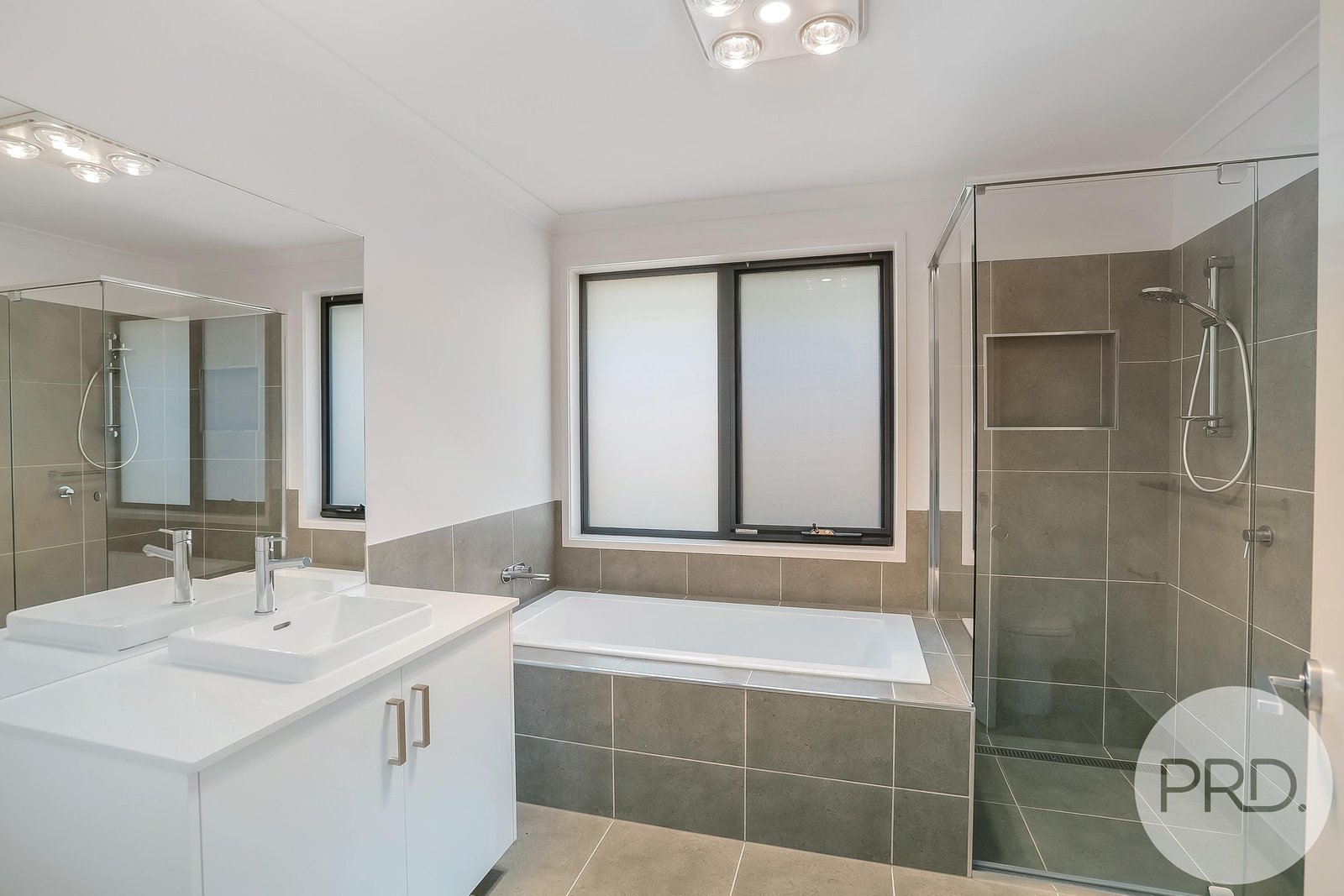 35 Sandpiper Drive MIDWAY POINT 9