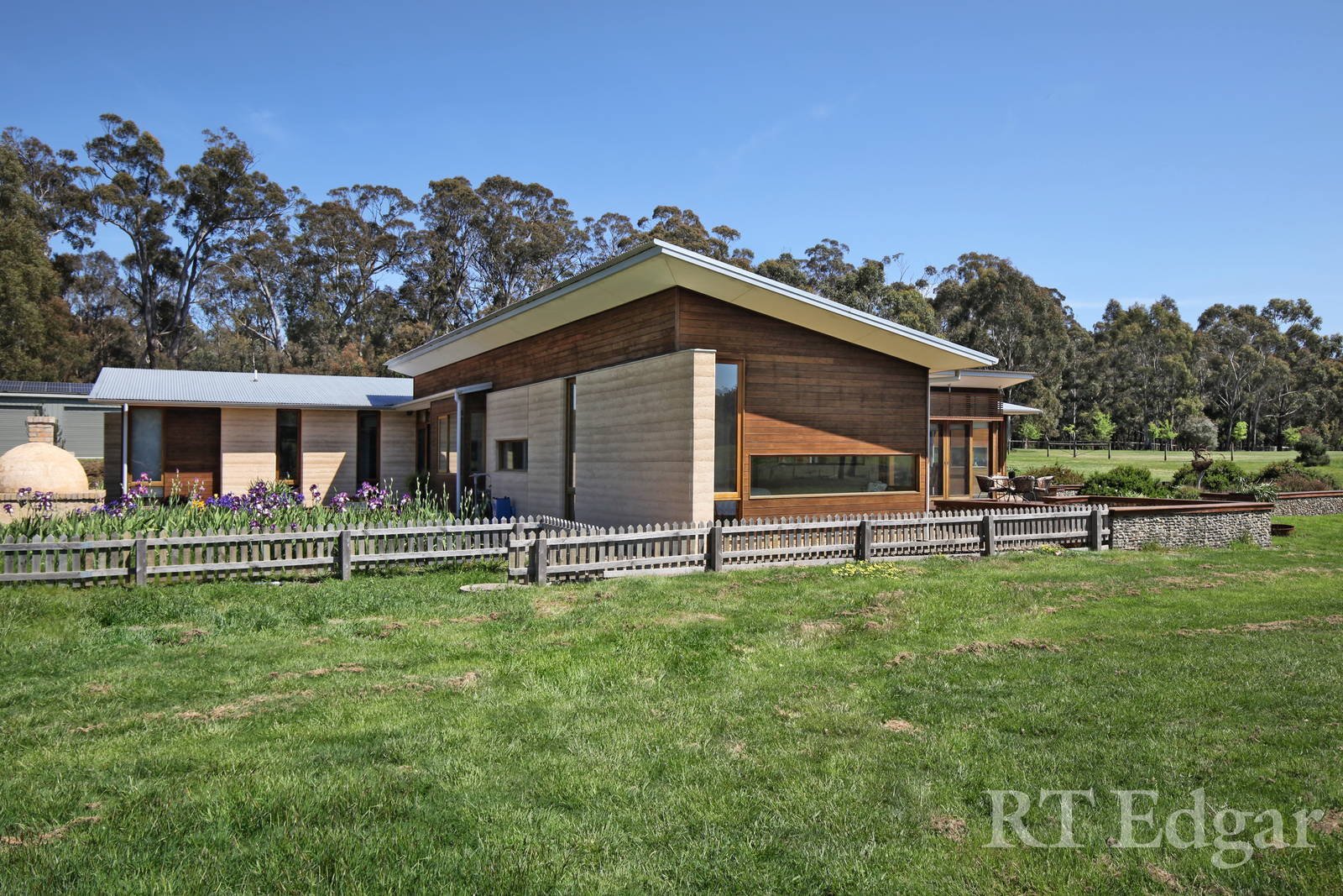 Real Estate and Property in 35 Slatey Creek Road, Woodend, VIC