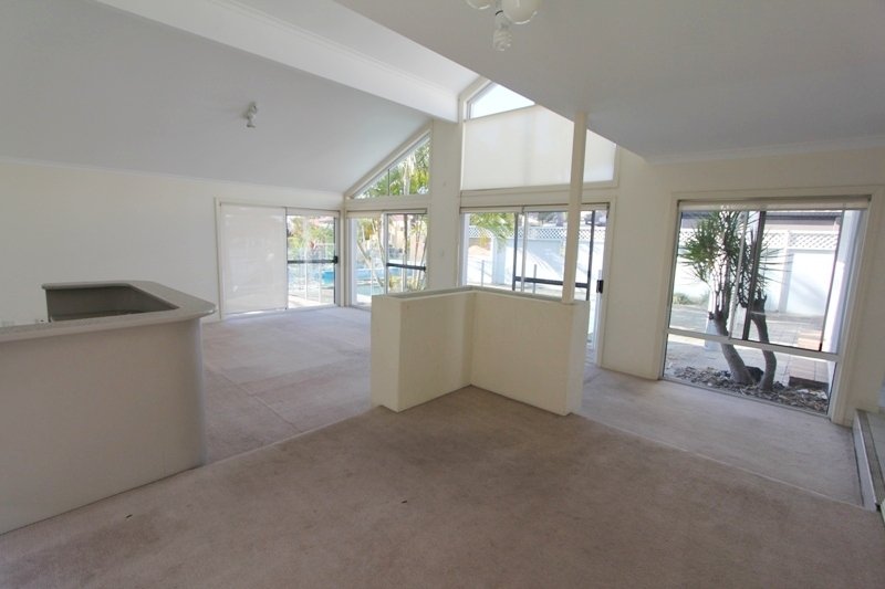 35 Sundance Way RUNAWAY BAY 7