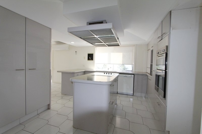 35 Sundance Way RUNAWAY BAY 10