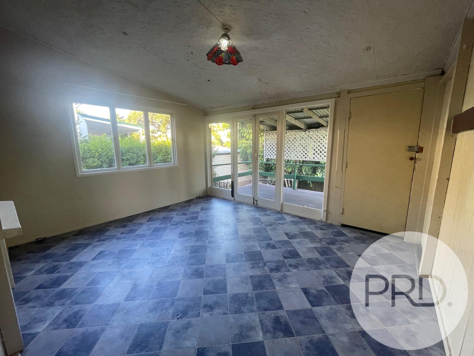 35 Surrey Street NUNDAH 11