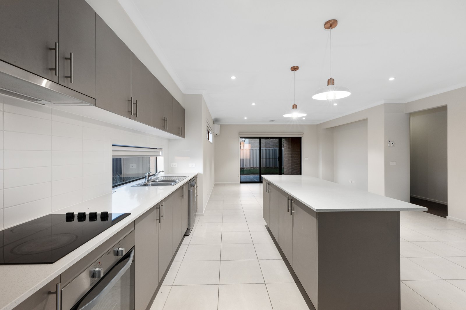 Gallery: 35 Swan Boulevard