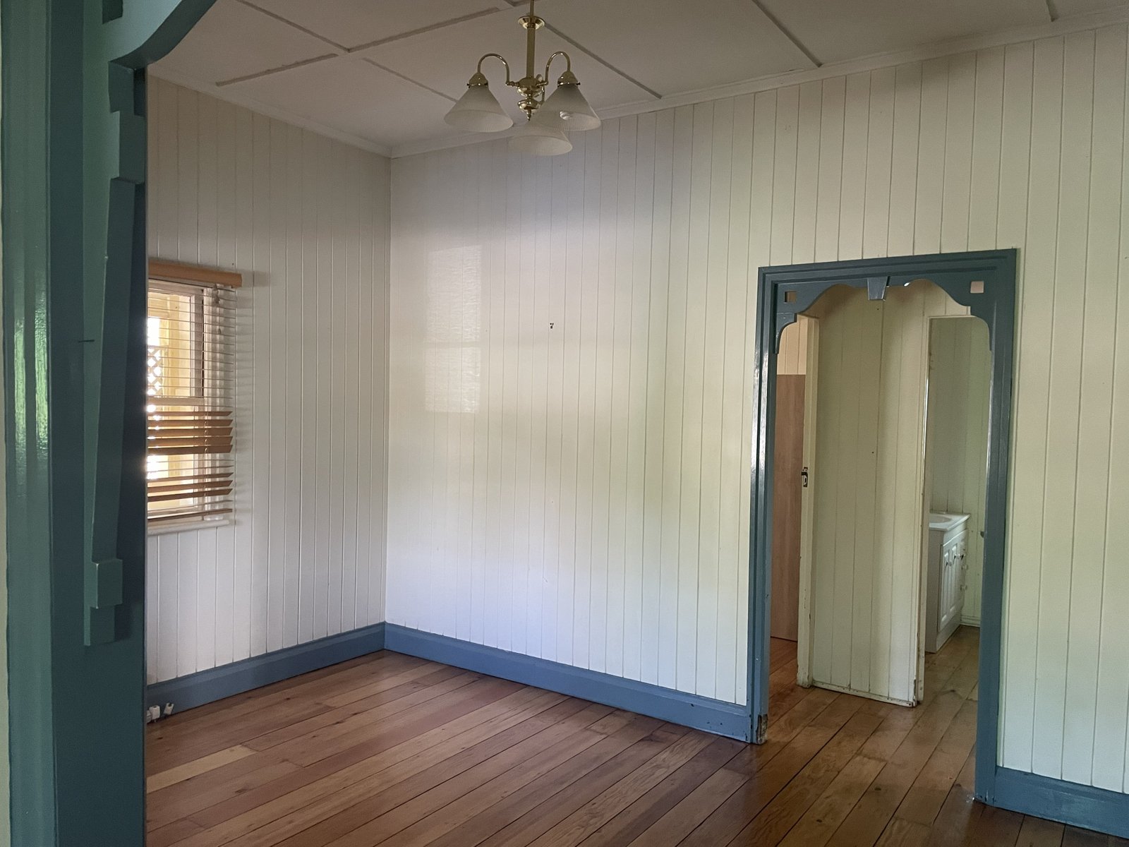 35 Truro Street (corner of Ada Street)  WINDSOR 6