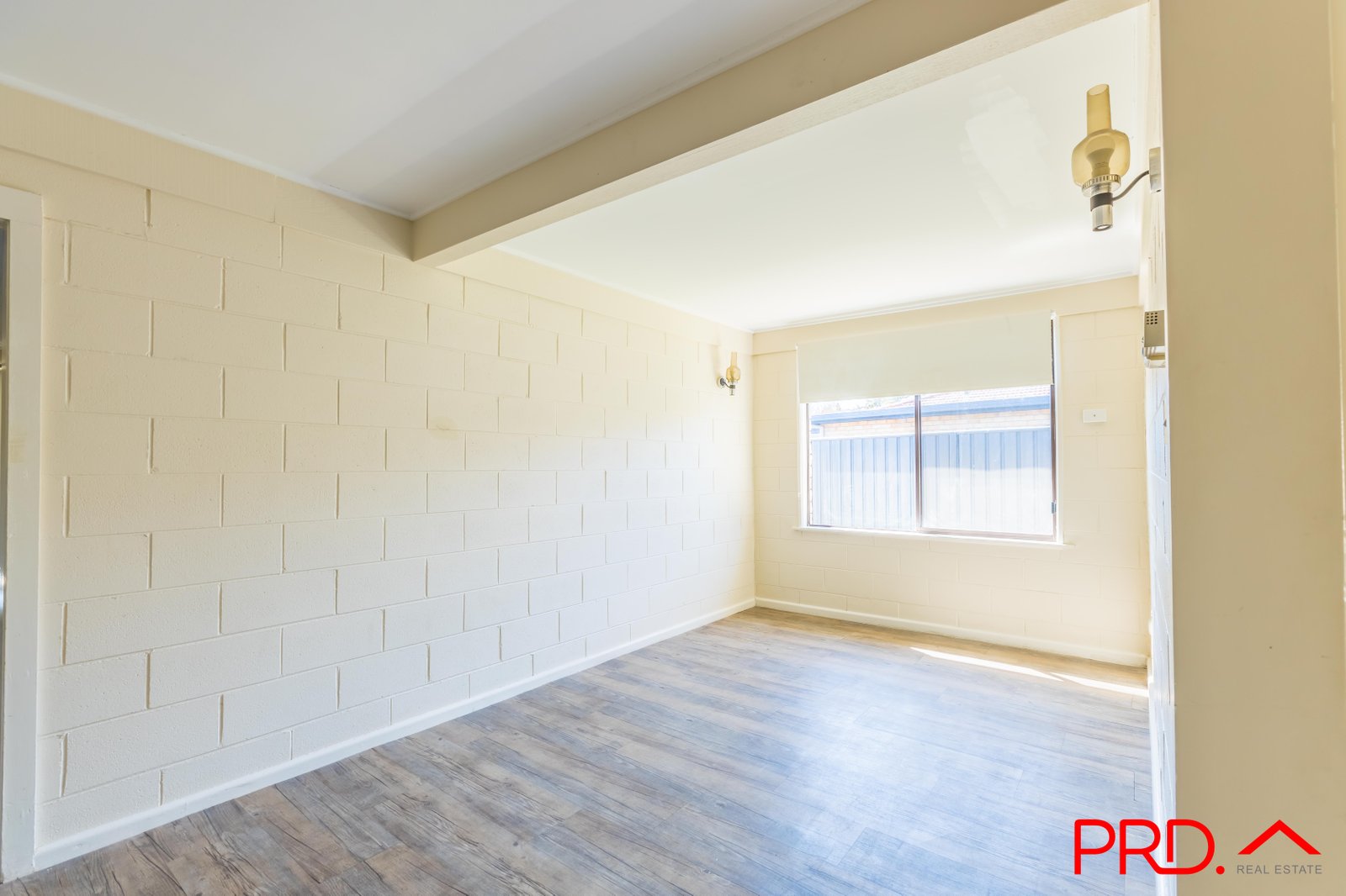 35 Waree Drive TAMWORTH 5