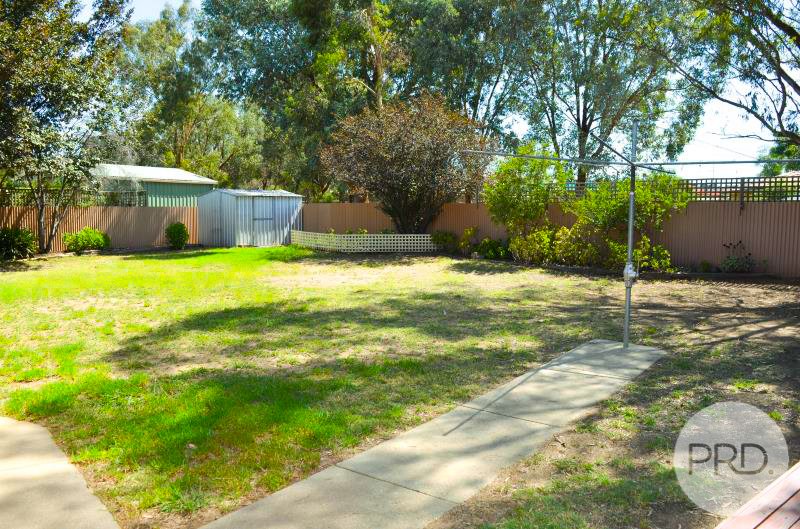 35 Warrambool Crescent GLENFIELD PARK 10