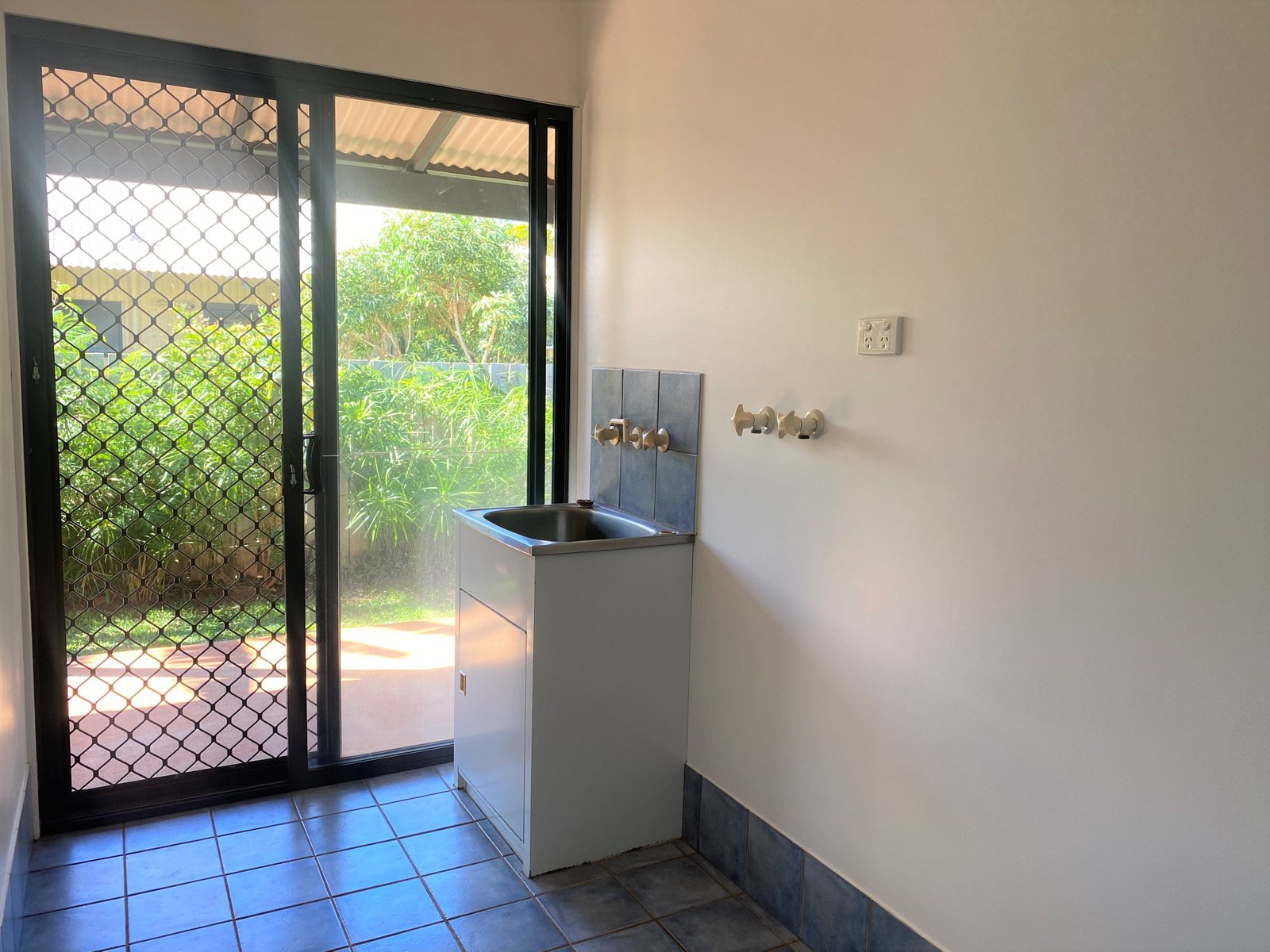 3/5 Whimbrel Street DJUGUN 8