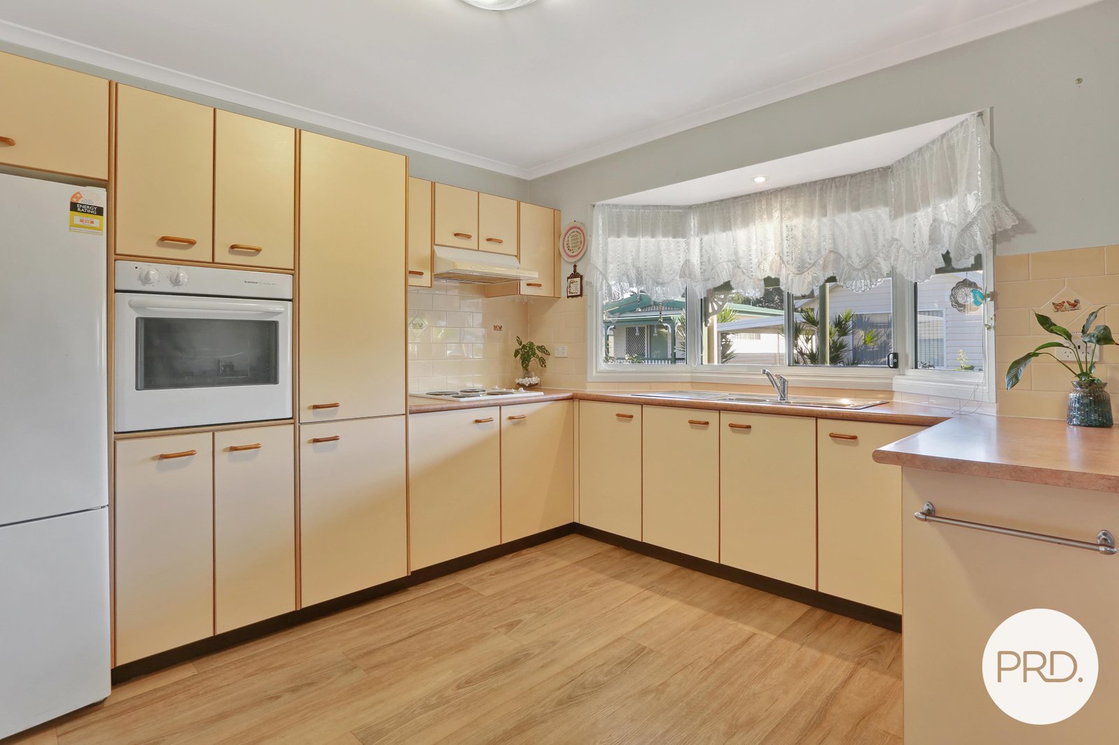 35 Willow Tree Avenue KANAHOOKA 2