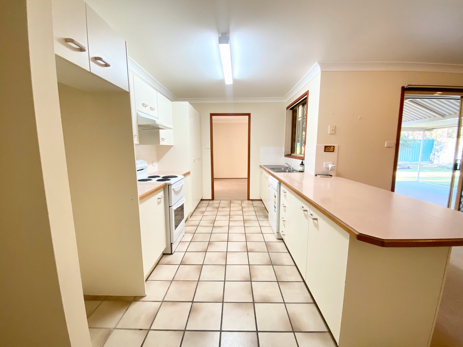 35 Windward Close CORLETTE 11