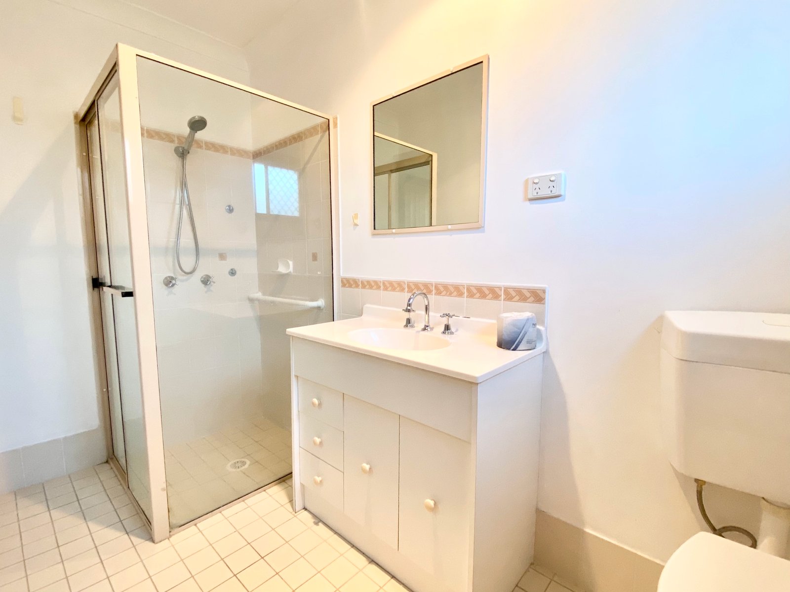 35 Windward Close CORLETTE 13