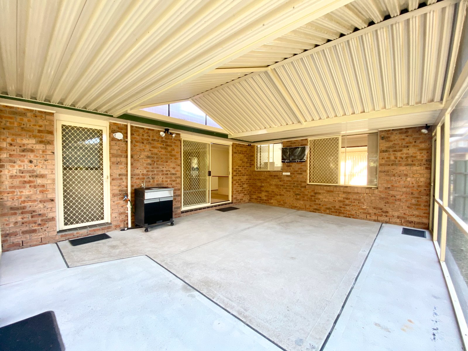 35 Windward Close CORLETTE 21