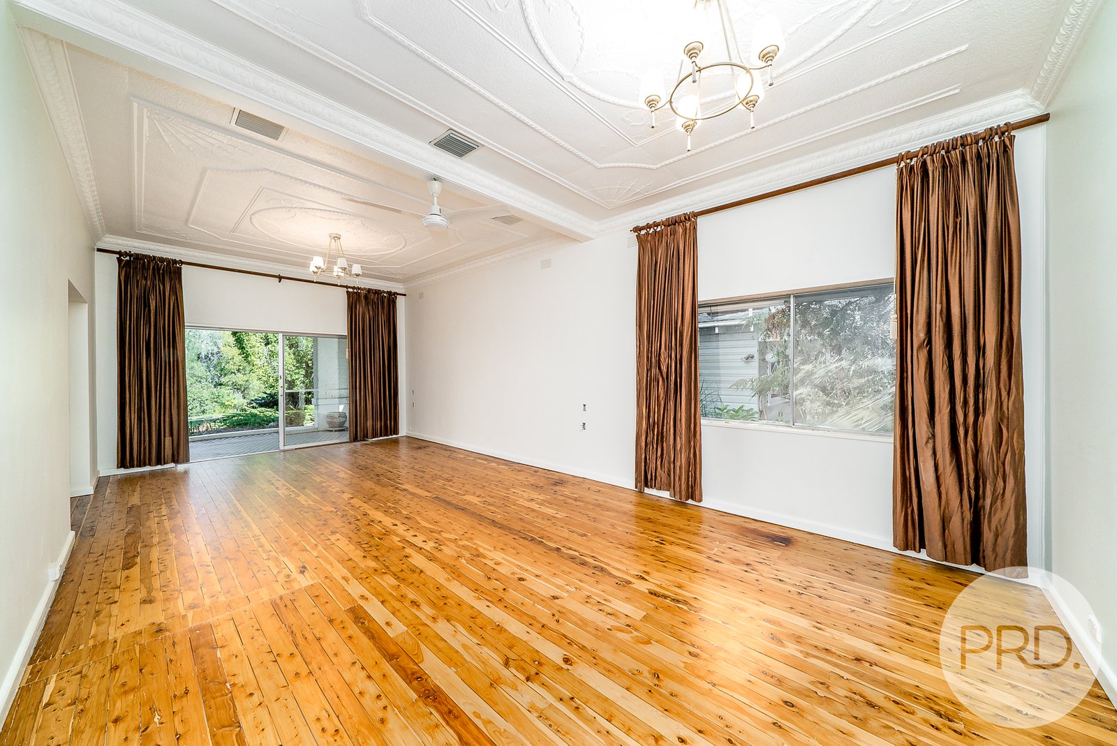 35 Wollundry Avenue WAGGA WAGGA 9