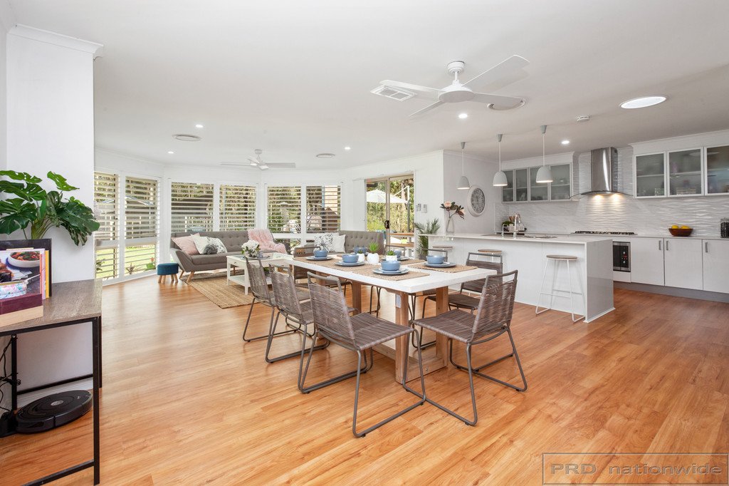 35 Woodlands Drive THORNTON 9