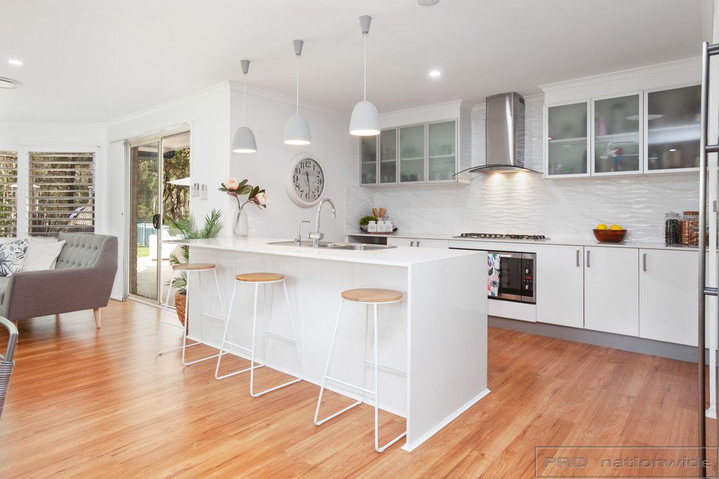 35 Woodlands Drive THORNTON 11