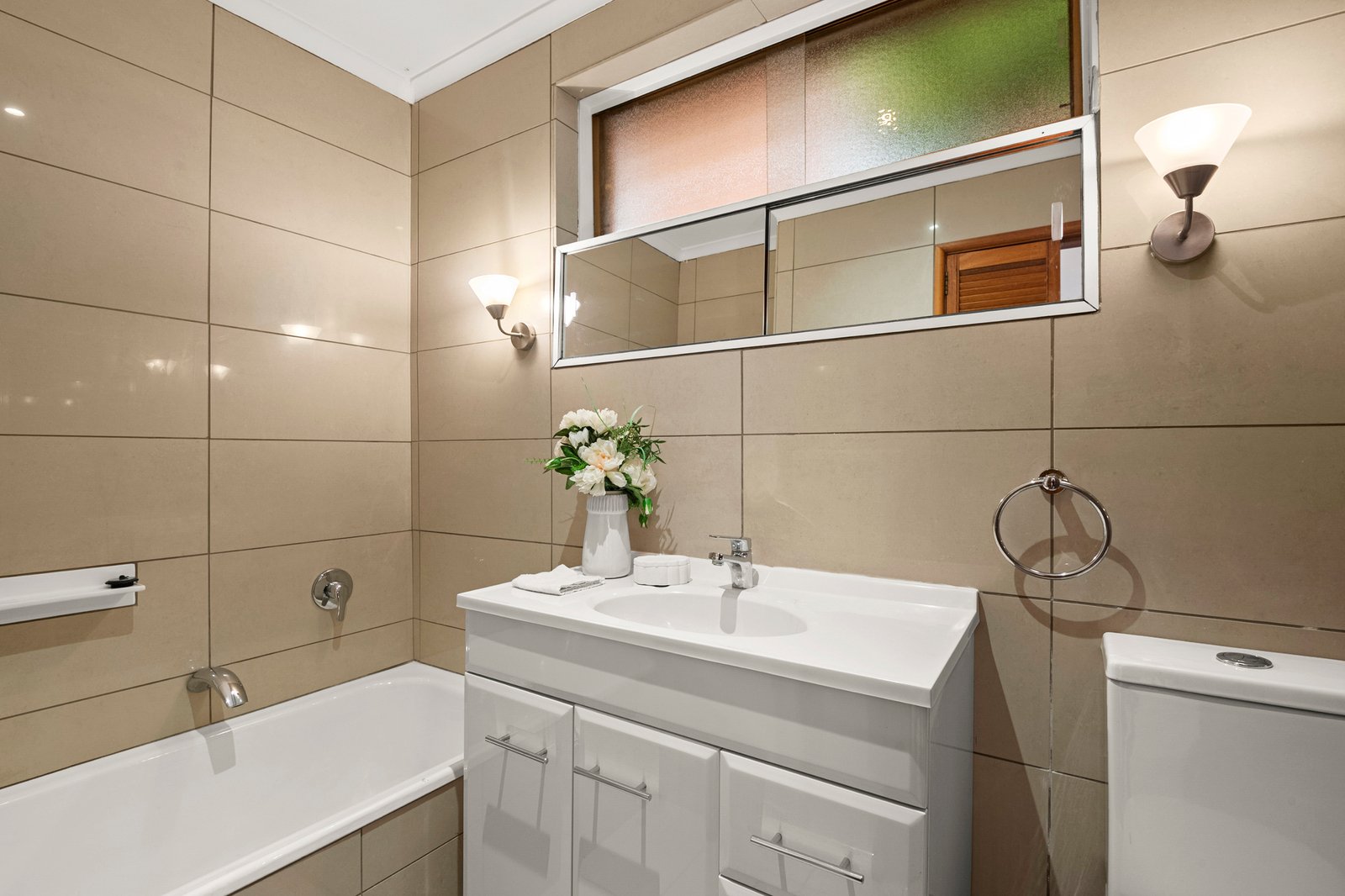 350-352 Doncaster Road, Balwyn North, 3104