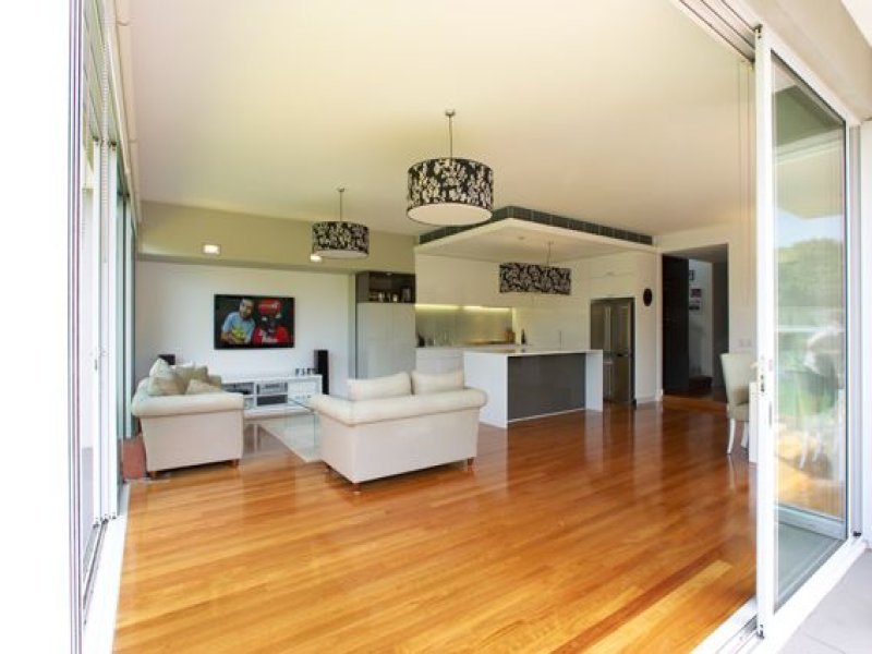 Gallery: 350 Howe Parade
