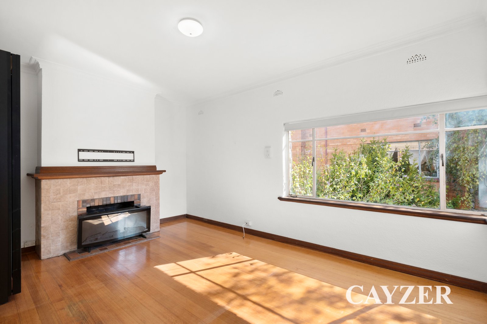 Gallery: 3/51 Acland Street