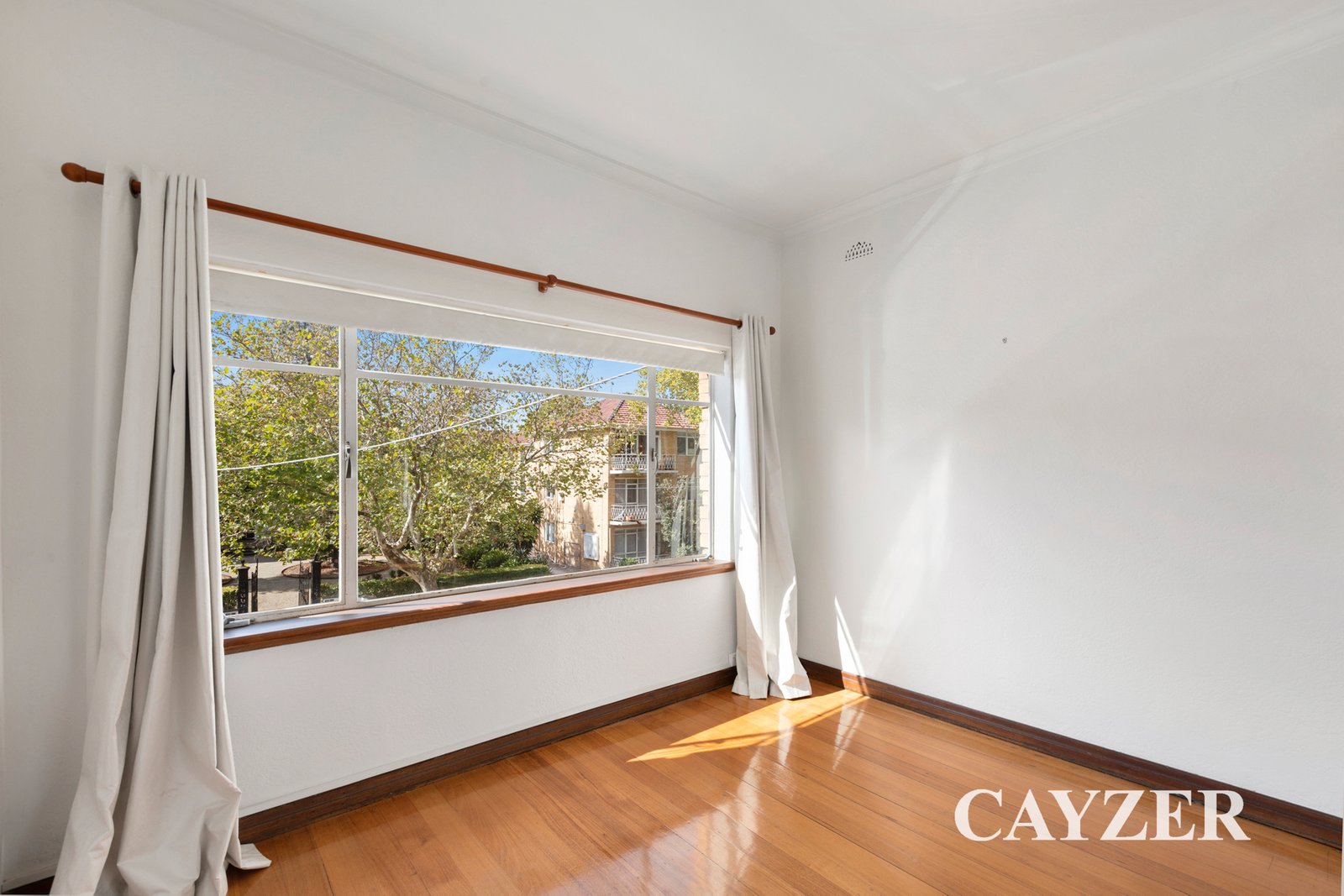Gallery: 3/51 Acland Street